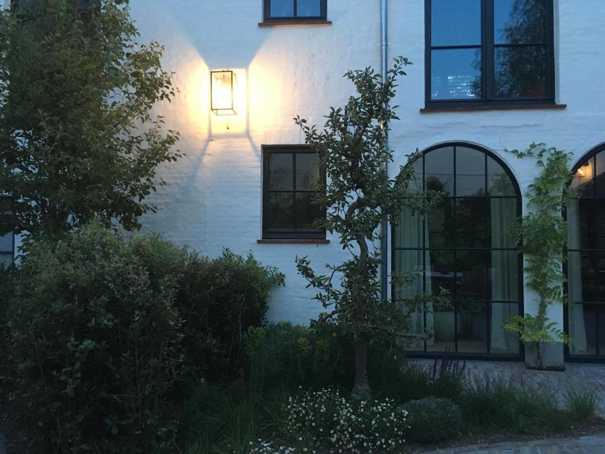 ברוז' The Herring'S Residence - Stylish Private Cottage With Breakfast In Historic Center - Adults-Only מראה חיצוני תמונה