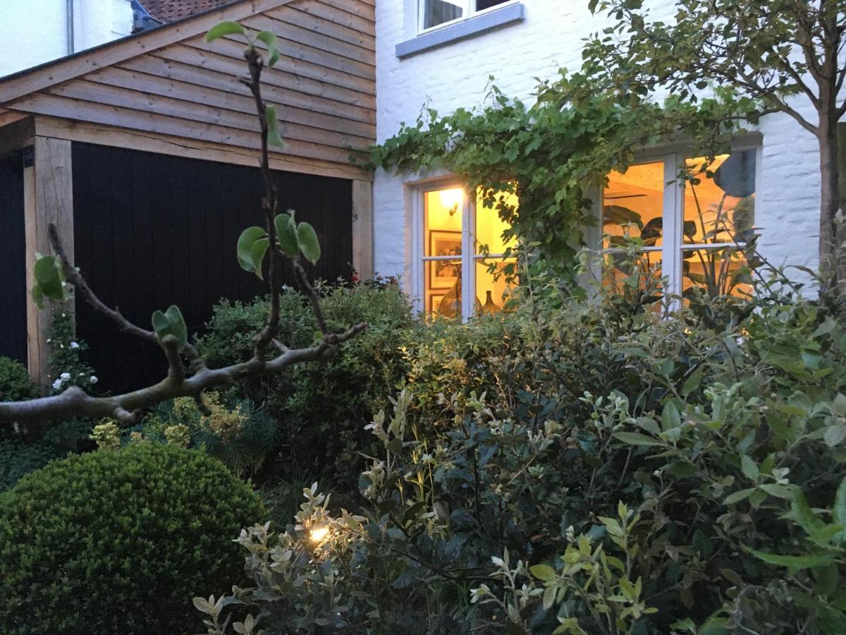 ברוז' The Herring'S Residence - Stylish Private Cottage With Breakfast In Historic Center - Adults-Only מראה חיצוני תמונה
